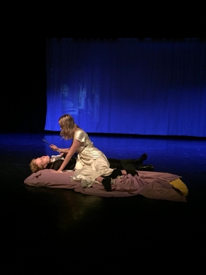 Julia ja kuollut Romeo (valokuva Reetta Gustafsson)